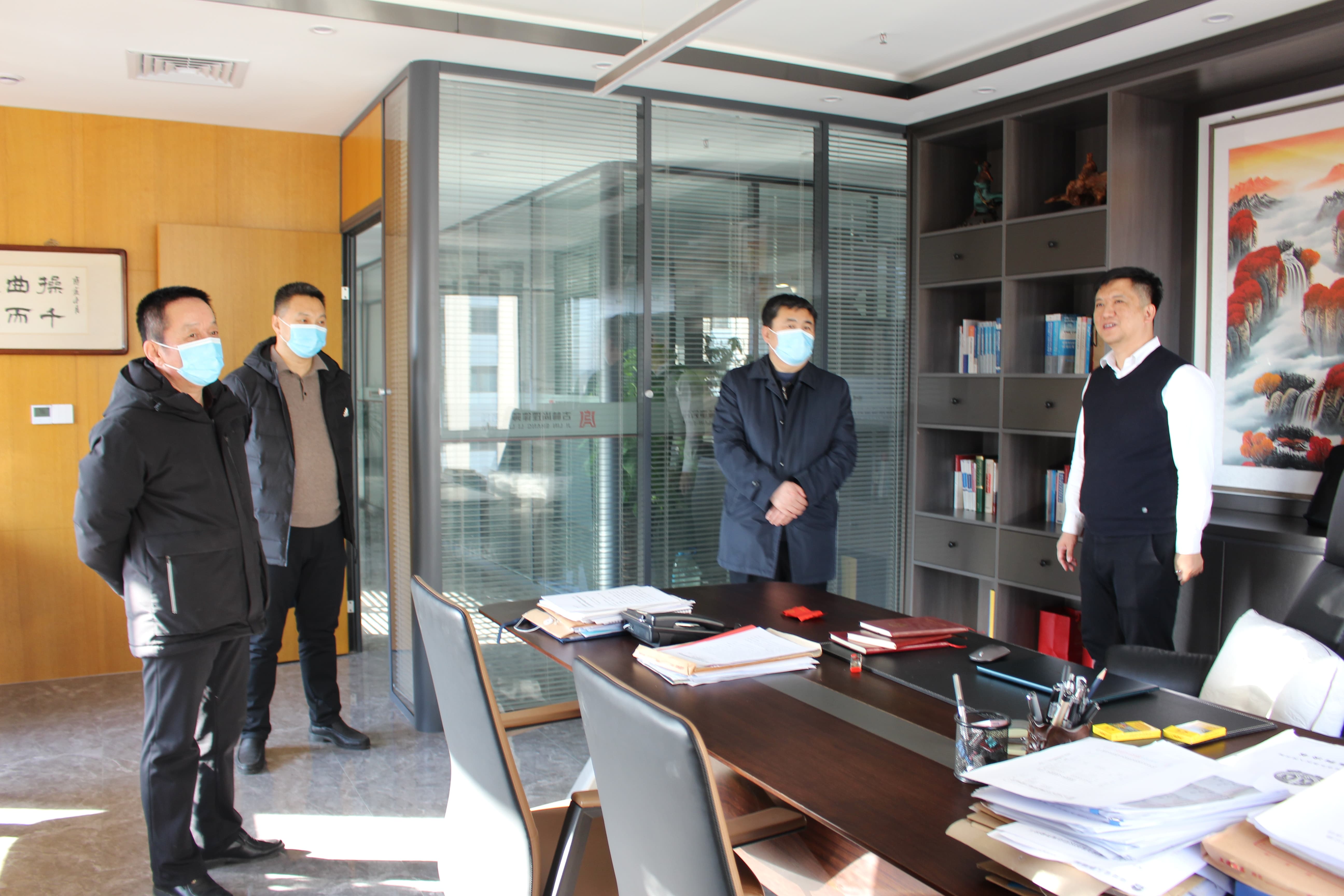 四平市市司法局党组书记王佰营来吉林尚理律师事务所检查指导工作